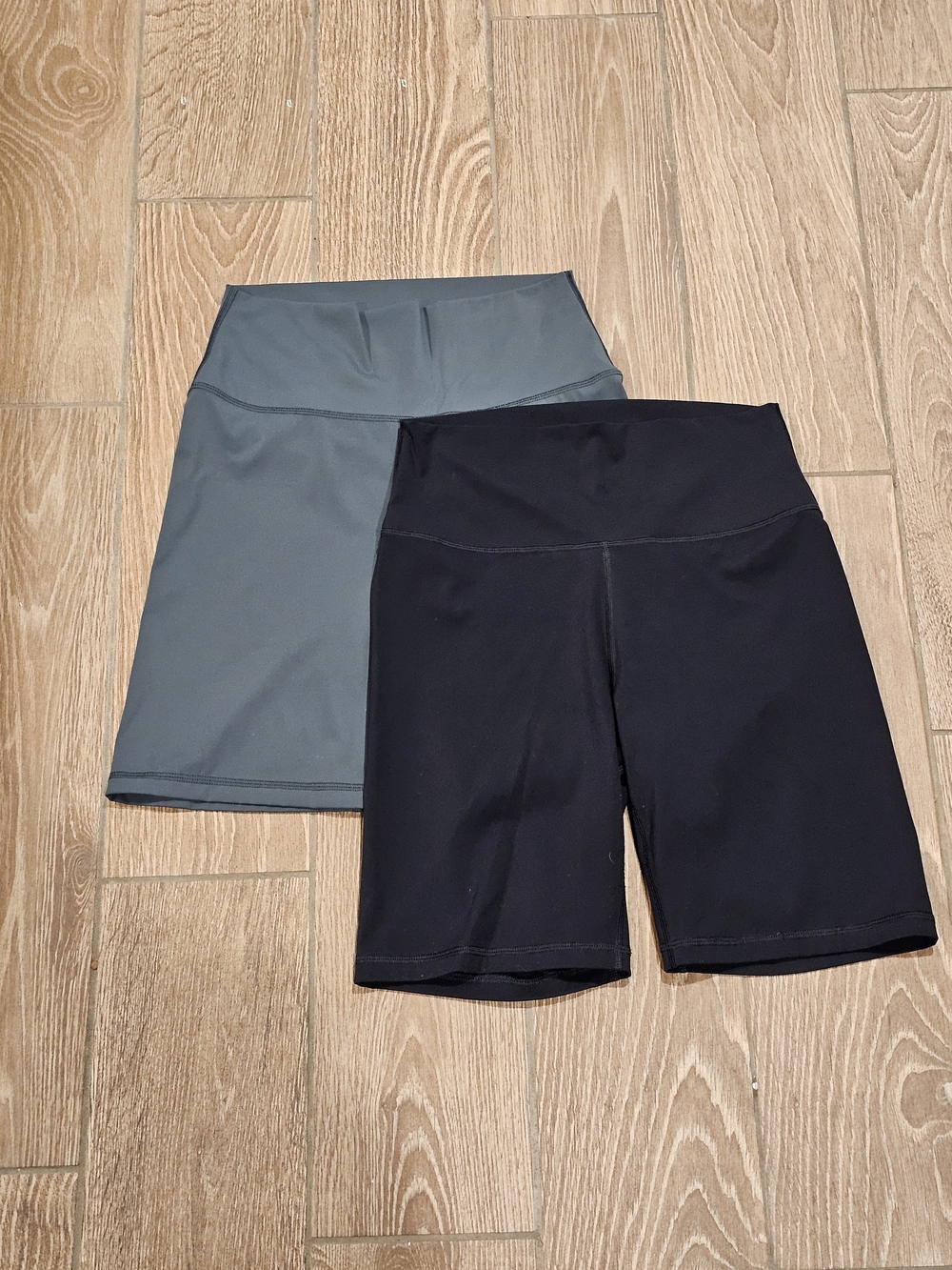 CRZ YOGA Two-Pack High-Waist Bike Shorts in Size M (8" lnseam)